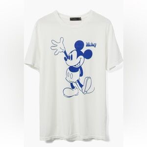 Junk Food waving Mickey tee, M